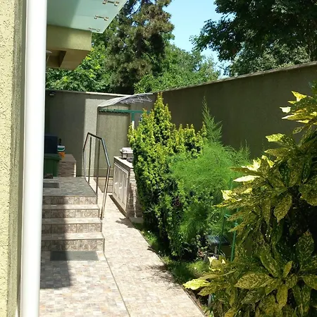 House 4*